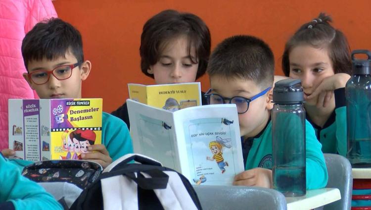 ‘KİTABIMI OKURSANIZ UYKU TRENİNDE KARŞILAŞABİLİRİZ’