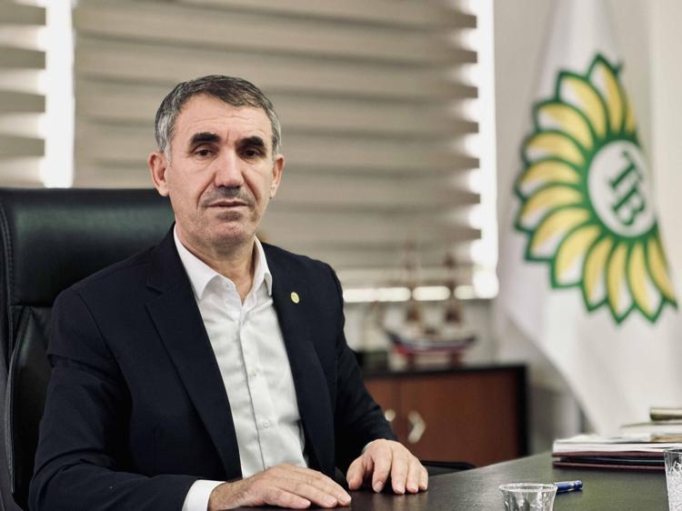 ÇİFTÇİ KURAKLIKTAN DOLAYI AYÇİÇEĞİ EKİMİNDEN UZAKLAŞTI