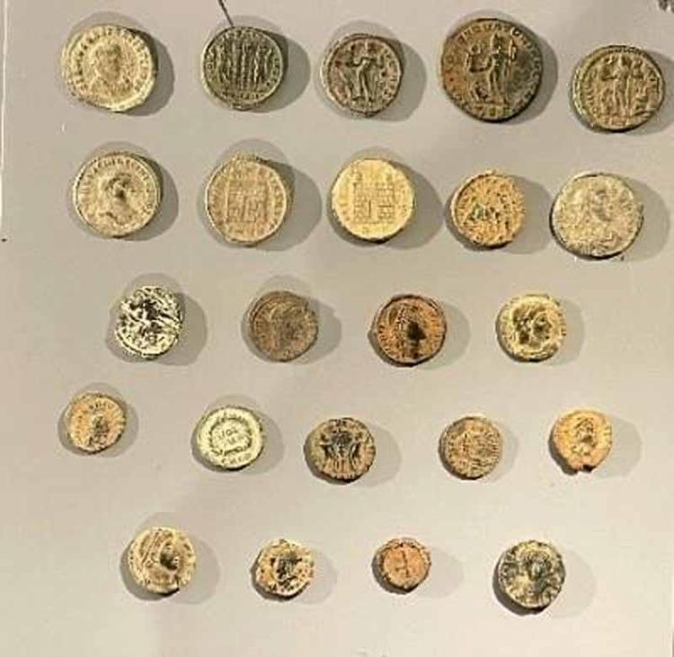 KADIN VE ERKEK ADAK HEYKELCİKLERİ