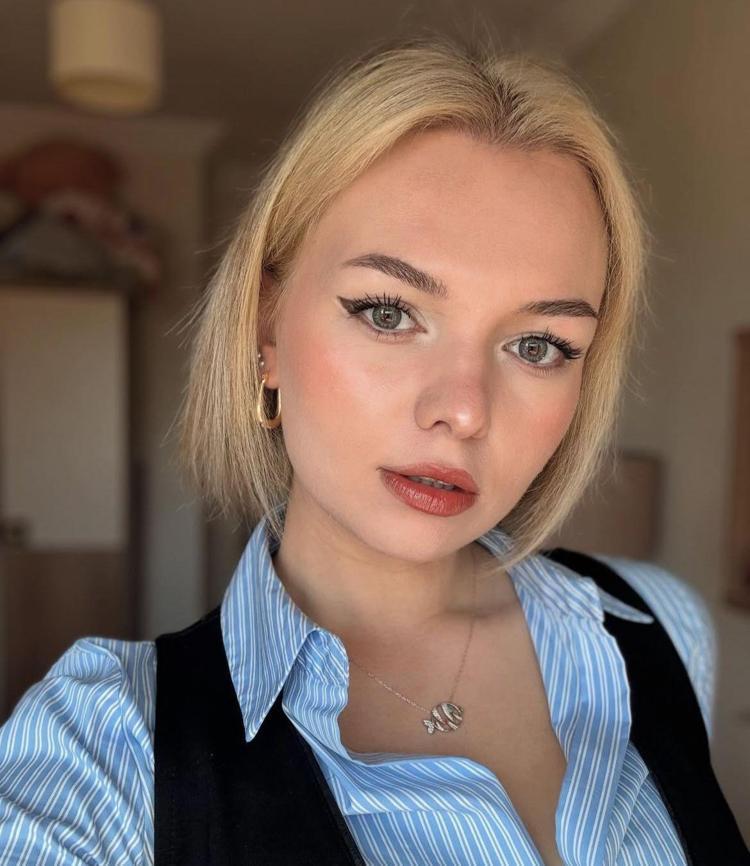 AİLEM SAÇLARINI BENİMLE BERABER KAZITTI