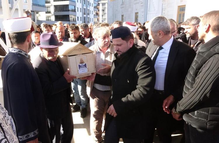 GÖZYAŞLARIYLA TOPRAĞA VERİLDİ