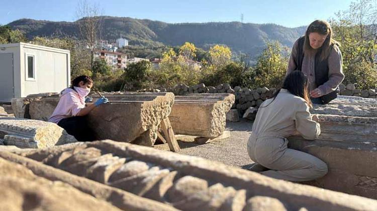 KAZILARDA ÇOK SAYIDA ESER BULUNDU