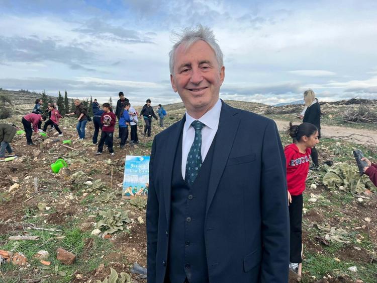 ADINI YAŞATMAK İÇİN FİDANLARI DİKTİK