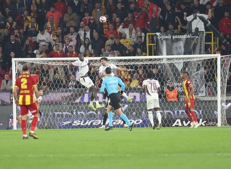 YEREL BASIN MANŞETLERİ