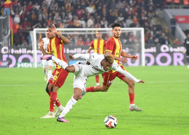 DOSTLUK RÜZGARLARI ESTİ