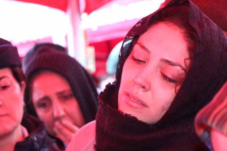 GÖZYAŞLARIYLA UĞURLANDI