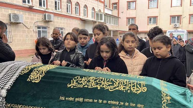 OKULDAN ARKADAŞLARI TABUTU BAŞINDA DUA ETTİ