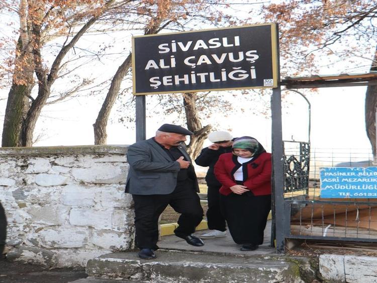 ŞEHİT ASKERİN AİLESİNE DE BİLGİ VERDİK