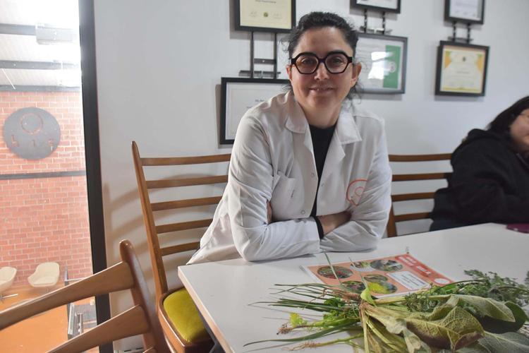 KARAHİNDİBA ÖZEL BİR BİTKİ