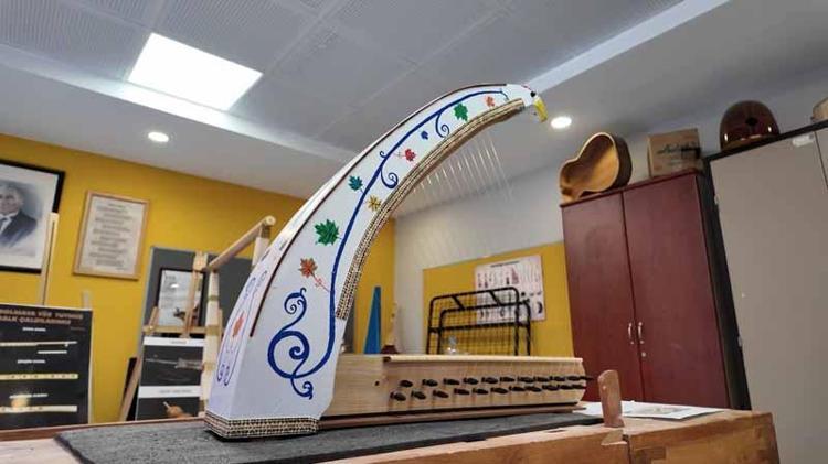 ÖĞRENCİLERİME DE AŞILAMAYA ÇALIŞIYORUM