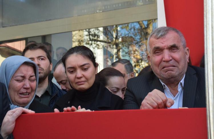 SENİN KARDEŞİN OLMAK BENİM İÇİN AYRICALIKTI