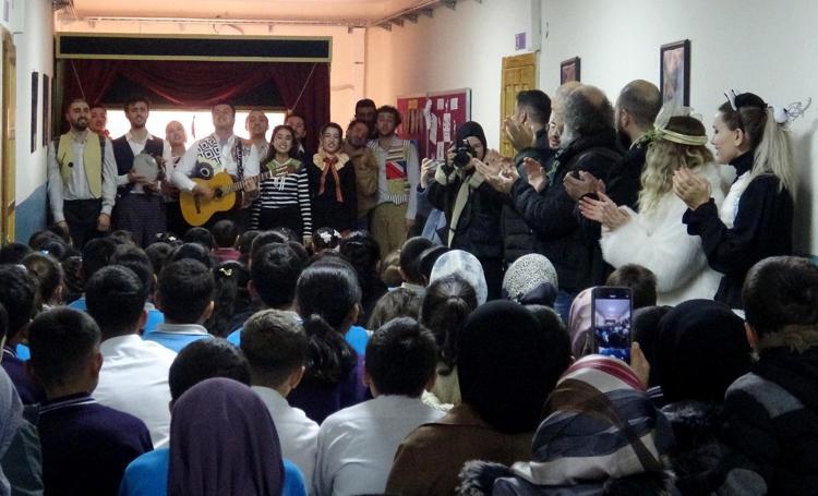 ‘SÜRDÜRÜLEBİLİR SANAT SÜRECİ OLMASINI UMUYORUZ’