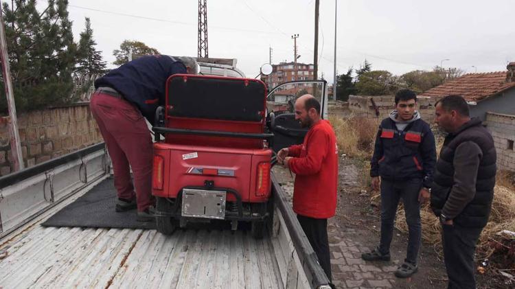 AK PARTİ İL BAŞKANI MOTOSİKLETİN ÜZERİNİ KAPATTIRDI