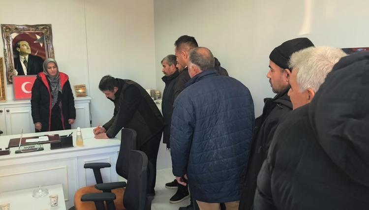 ANA CADDEDE VAR, ARKA SOKAKTA YOK