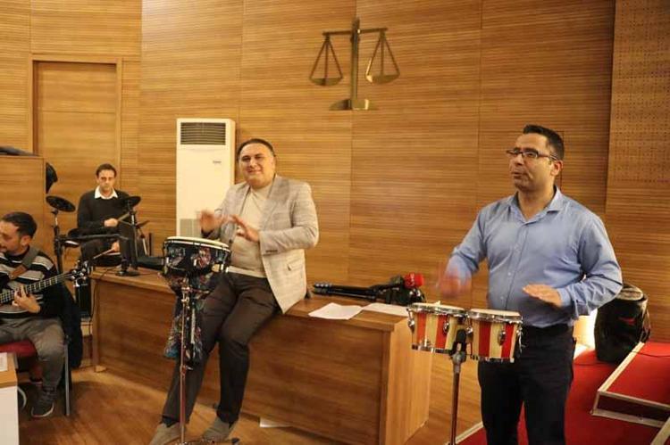 ‘MÜZİK, HEM TERAPİ HEM DE HAYATIN RİTMİNİN YENİDEN HİSSEDİLDİĞİ ALAN’