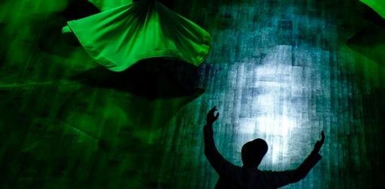 HER KIYAFETİN BİR ANLAMI VAR