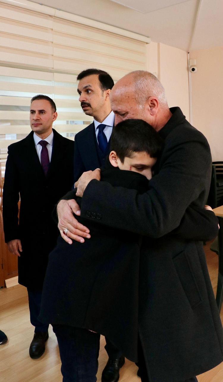 AİLESİNDEN HABERİ OLMAYAN BİR ÇOCUKTU