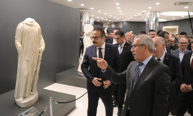 ZİYARETÇİ SAYISI 8 MİLYON 583 BİN 518E ULAŞTI