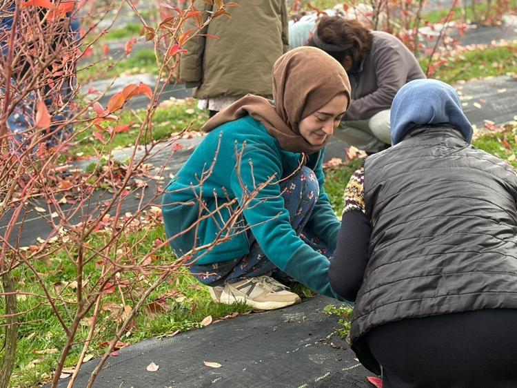 ‘ELDE ETTİKLERİ KAZANÇLA ÇOCUKLARINI OKUTUYORLAR’