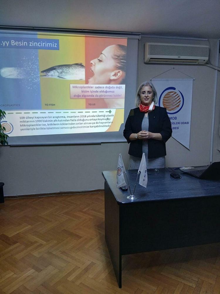 BİR BEBEĞİ DAHİ ANNE KARNINDA PLASTİK İLE TANIŞTIRIYORUZ