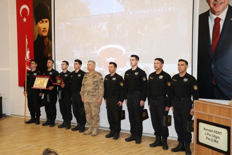 KOMANDO BİRLİKLERİMİZİN MUHARİP ÖZELLİKLERİNİ SÜREKLİ MUHAFAZA EDECEĞİZ