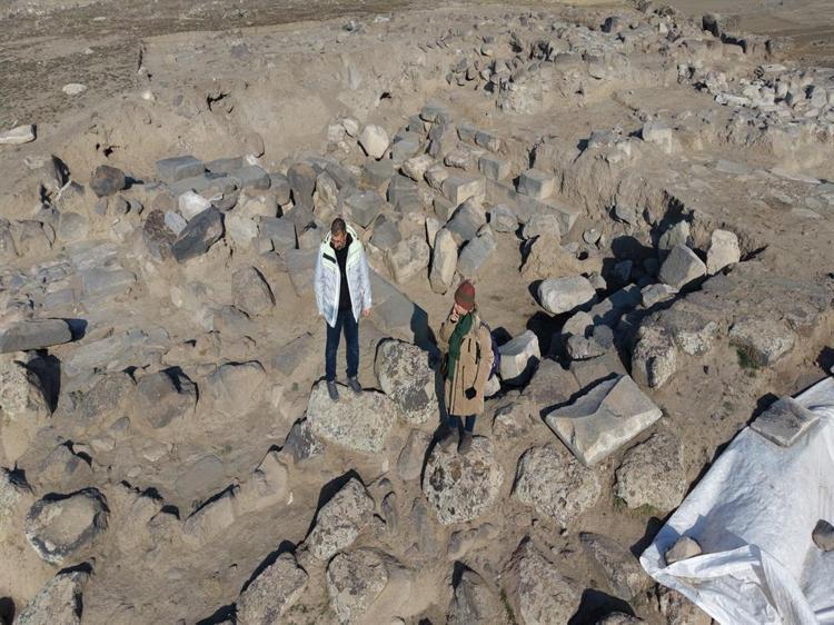 ‘KALE, MİNUA TARAFINDAN İNŞA EDİLMİŞ’