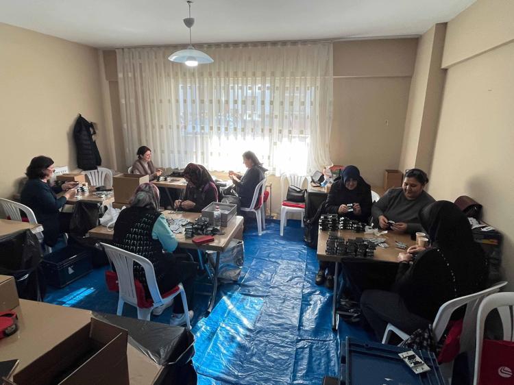 KENDİ MESAİ SAATLERİNİ KENDİLERİ BELİRLİYORLAR