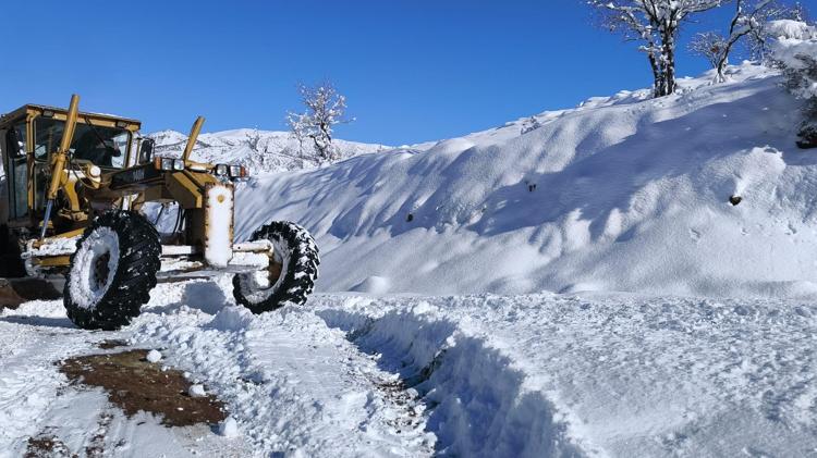 KAPALI 102 KÖY YOLUNDA ÇALIŞMALAR DEVAM EDİYOR