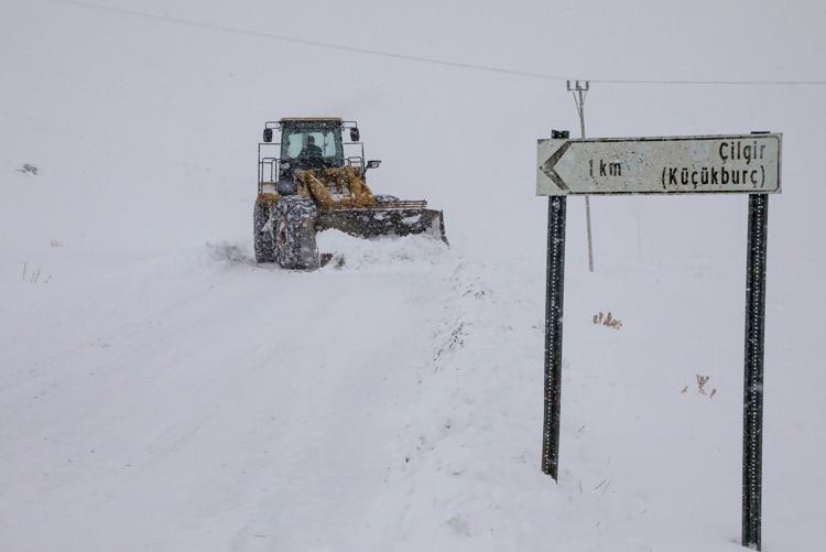 KIŞ ŞARTLARI ÇOK AĞIR GEÇİYOR