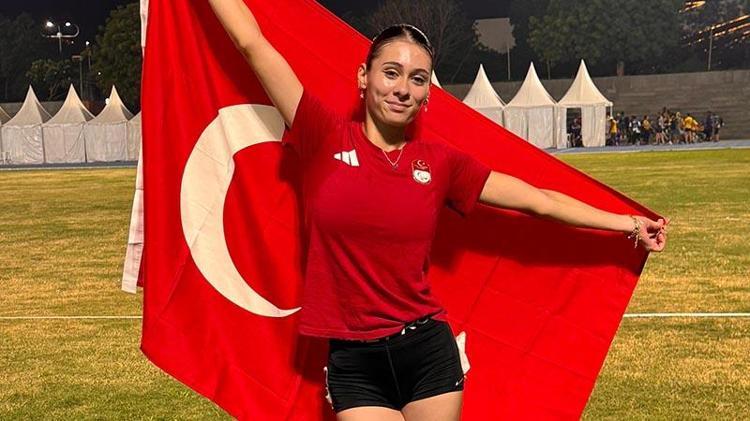 AYSEL ÖNDERDEN ÇİFTE ŞAMPİYONLUK