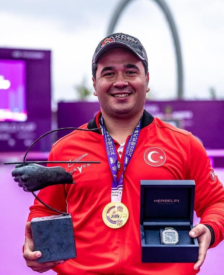 MUĞLALI EMİRCAN OKÇULUKTA DÜNYANIN ZİRVESİNDE