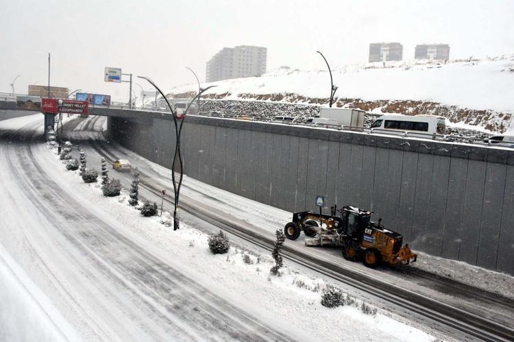 TESİSLERDE MİSAFİR EDİYORUZ