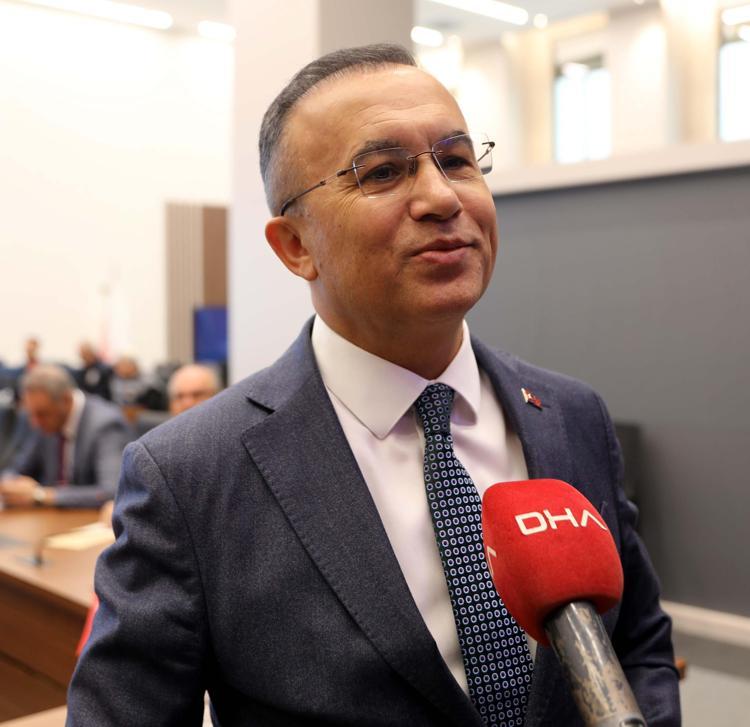 HAVALİMANI TRAFİĞİNİ AKŞAMA KADAR UZATABİLİRİZ