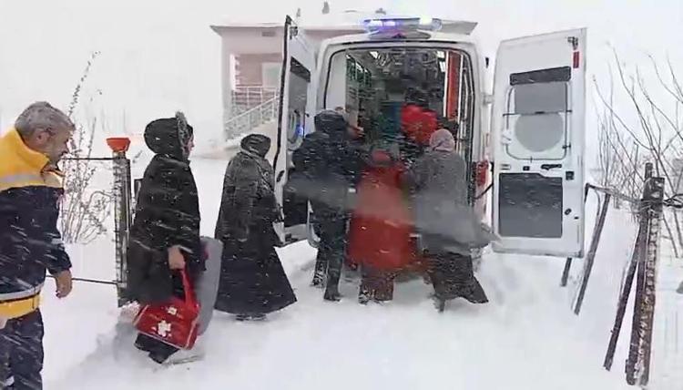 HAMİLE KADIN İÇİN EKİPLER SEFERBER OLDU