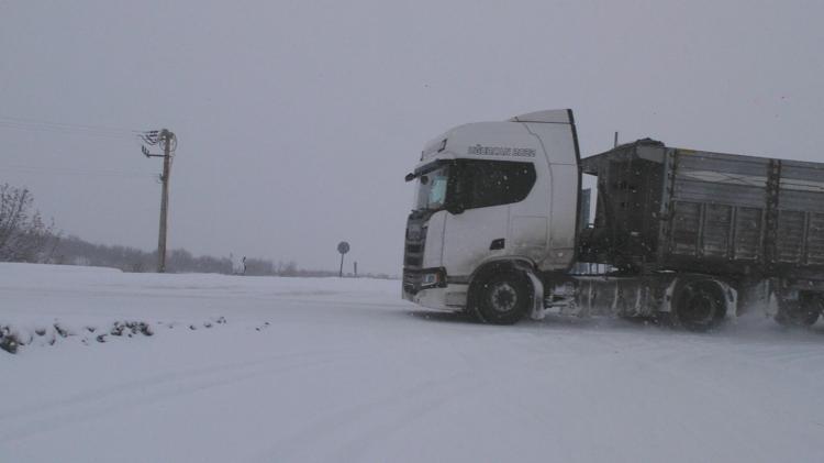 UÇAK SEFERLERİ İPTAL EDİLDİ