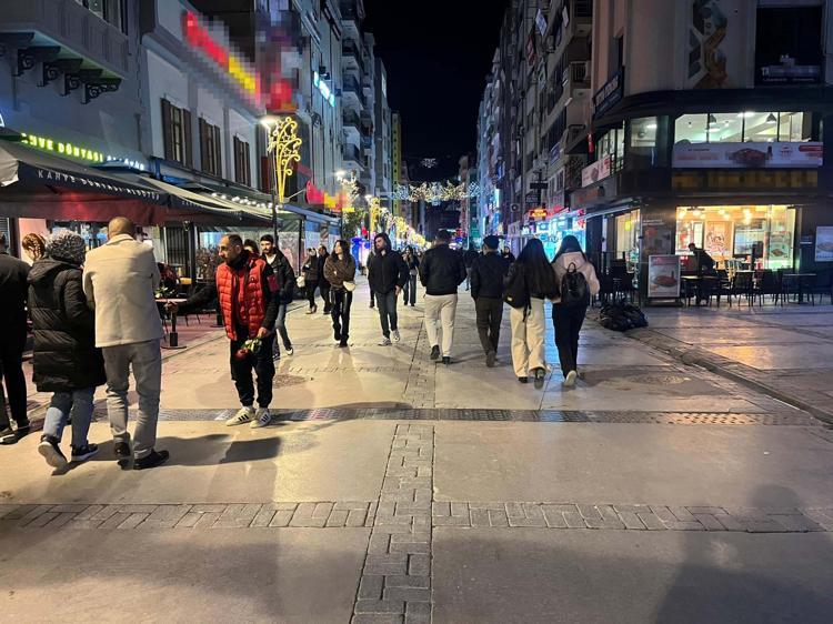 ‘KENTİN EN HAREKETLİ NOKTALARINDA DENETİMLER DEVAM EDİYOR’