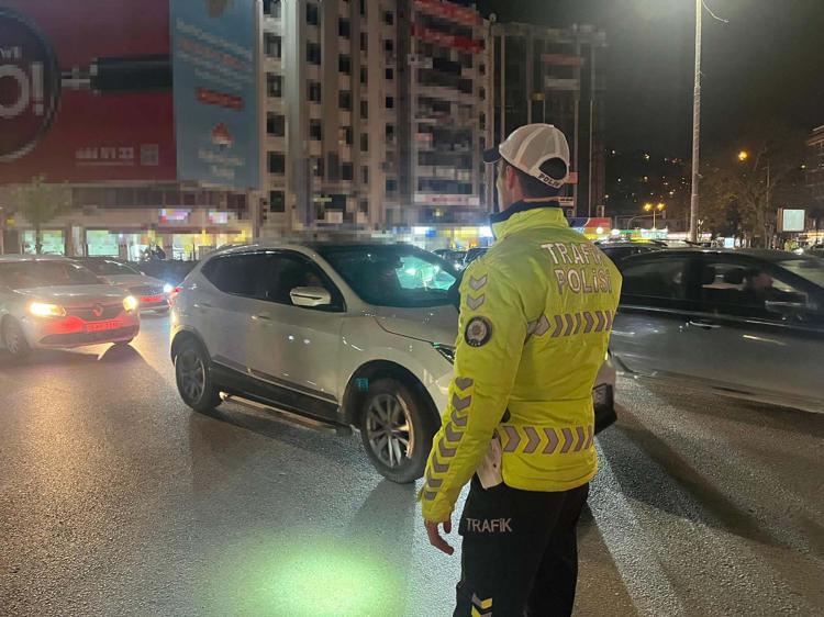 YENİ YIL COŞKUYLA KARŞILANDI