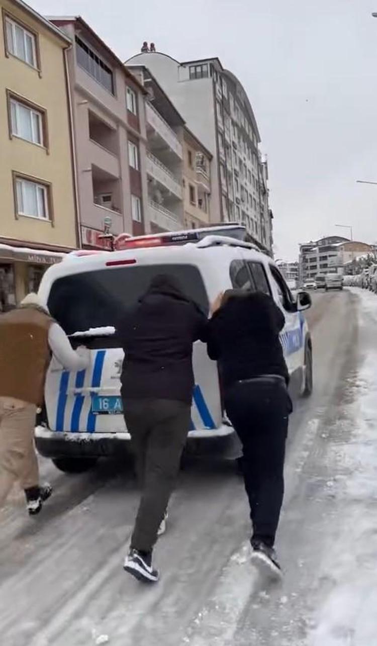 ARAÇLAR VE İŞ MAKİNELERİ İLERLEMEKTE GÜÇLÜK ÇEKTİ