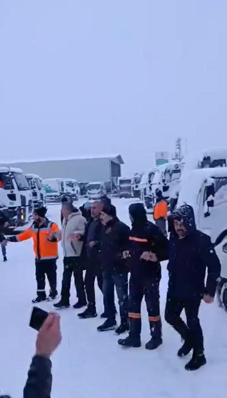 KARIN KEYFİNİ ÇOCUKLAR ÇIKARDI