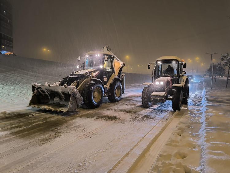 AYRANCI GEÇİDİNDE ULAŞIM DURDU