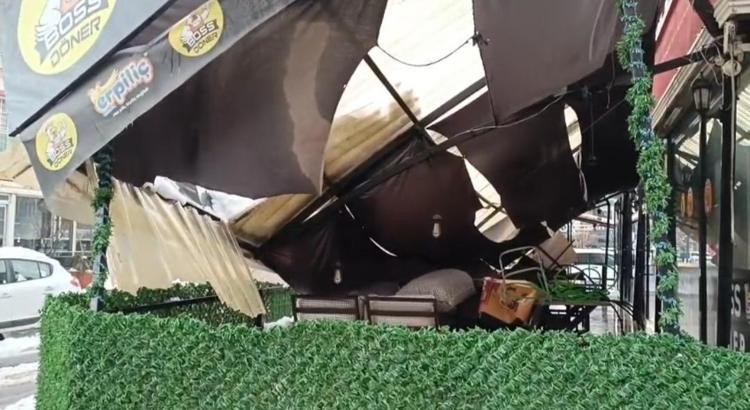 İŞ YERİNİN SUNDURMASI ÇÖKTÜ