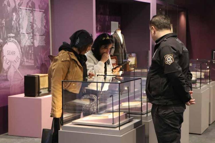 HAYATINI ANLATAN BELGESEL YANSITILIYOR