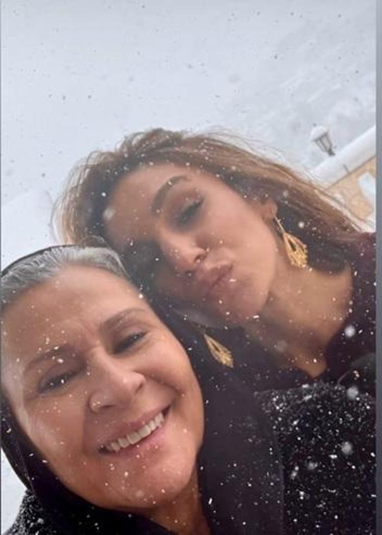 OYUNCULARDAN KAR PAYLAŞIMLARI