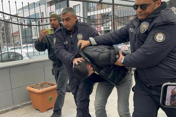 SAATLER SONRA YAKALANDI