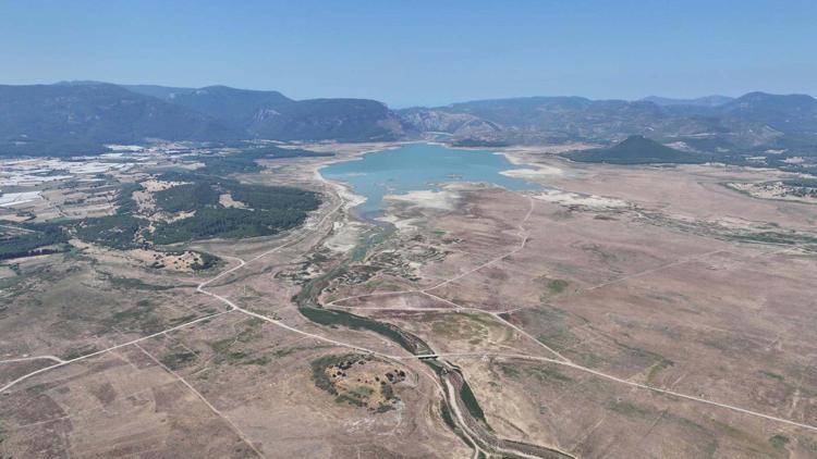 YER ALTI SUYUNUN AŞIRI KULLANIMI KURAKLIĞI KALICI HALE GETİRİYOR