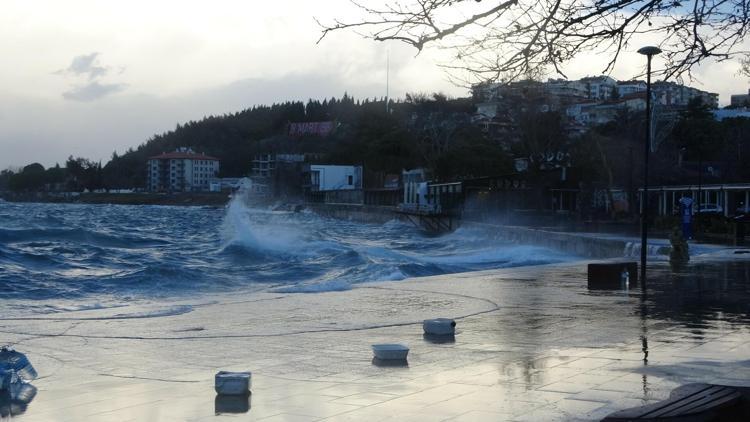 BOĞAZ HATTINDAKİ FERİBOT SEFERLERİ YENİDEN BAŞLADI