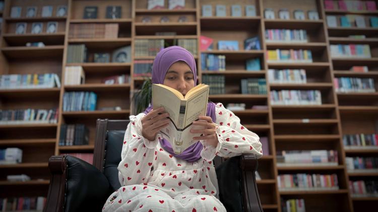 KİTAPLAR ARKADAŞI OLDU