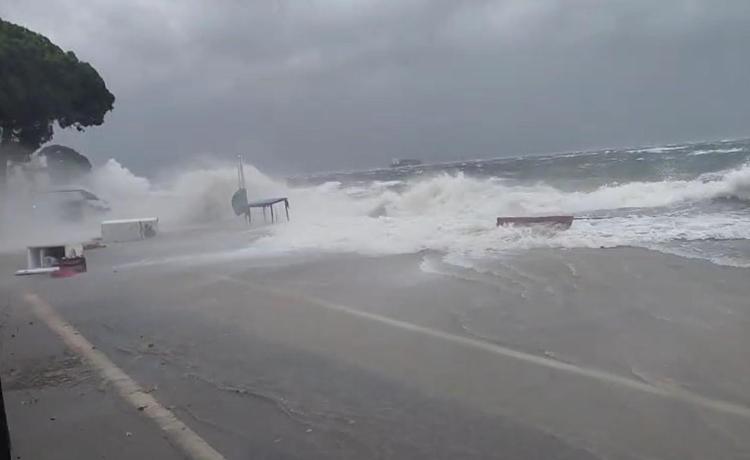 DALGALARIN BOYU 3 METREYE ULAŞTI