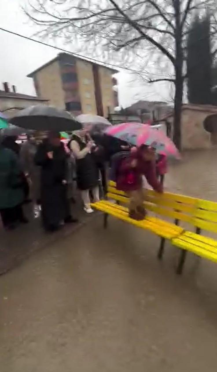 BANKLARDAN KÖPRÜ YAPTILAR