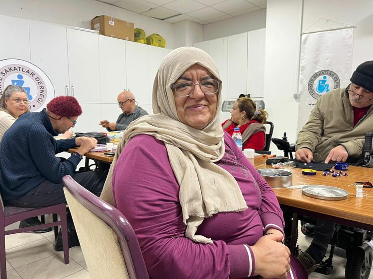 BİR AİLE GİBİYİZ